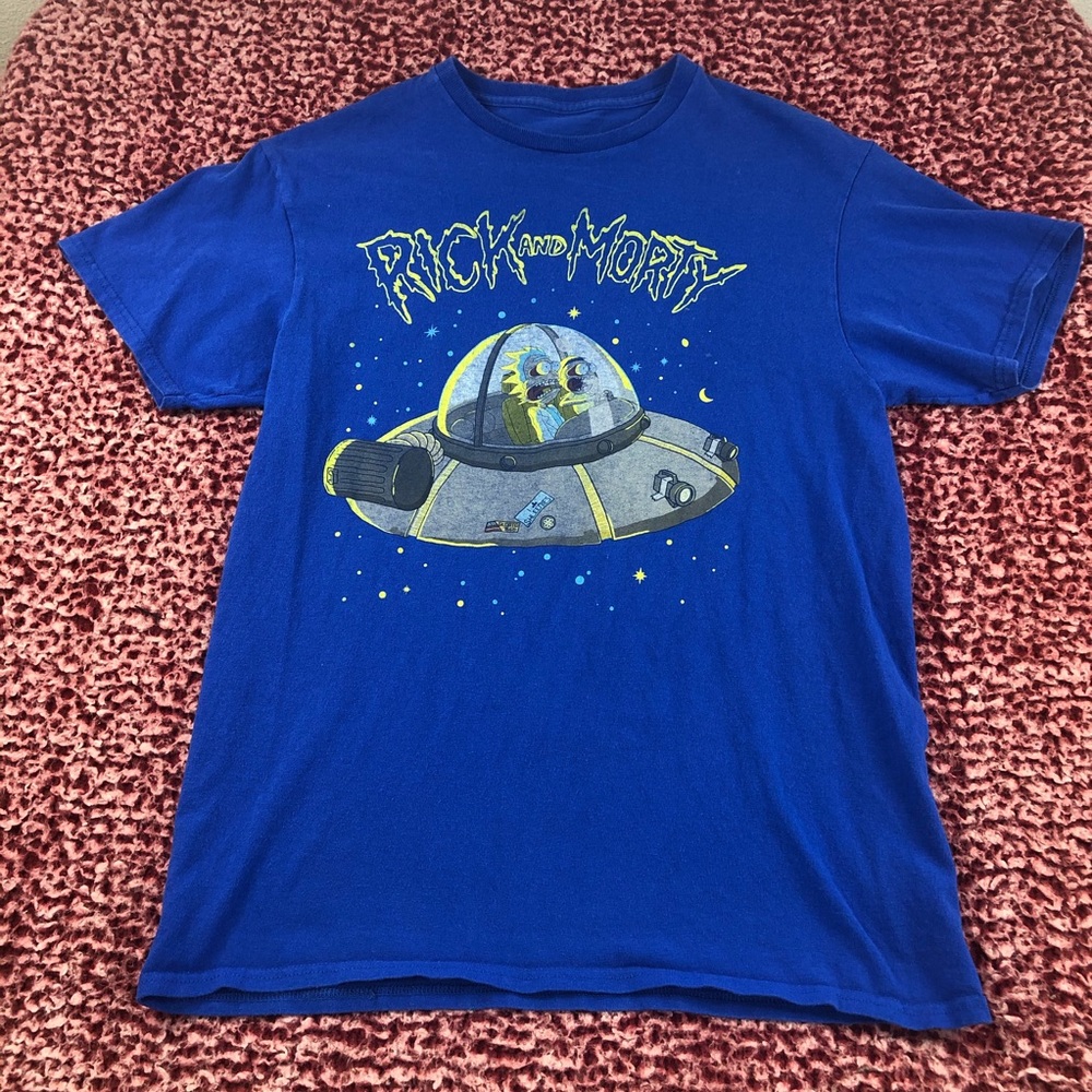 Preowned Rick and Morty UFO graphic t-shirt adult blue